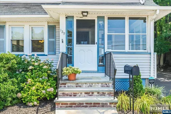 Glen Rock, NJ 07452,129 Valley RD