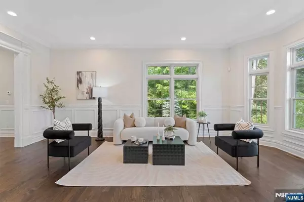Upper Saddle River, NJ 07458,551 W Saddle River RD