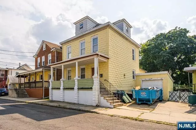 Bound Brook, NJ 08805,27 Drake ST