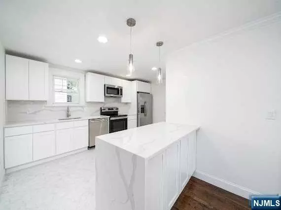 Teaneck, NJ 07666,1007 Belle AVE