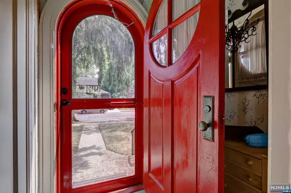 Englewood, NJ 07631,239 Everett PL