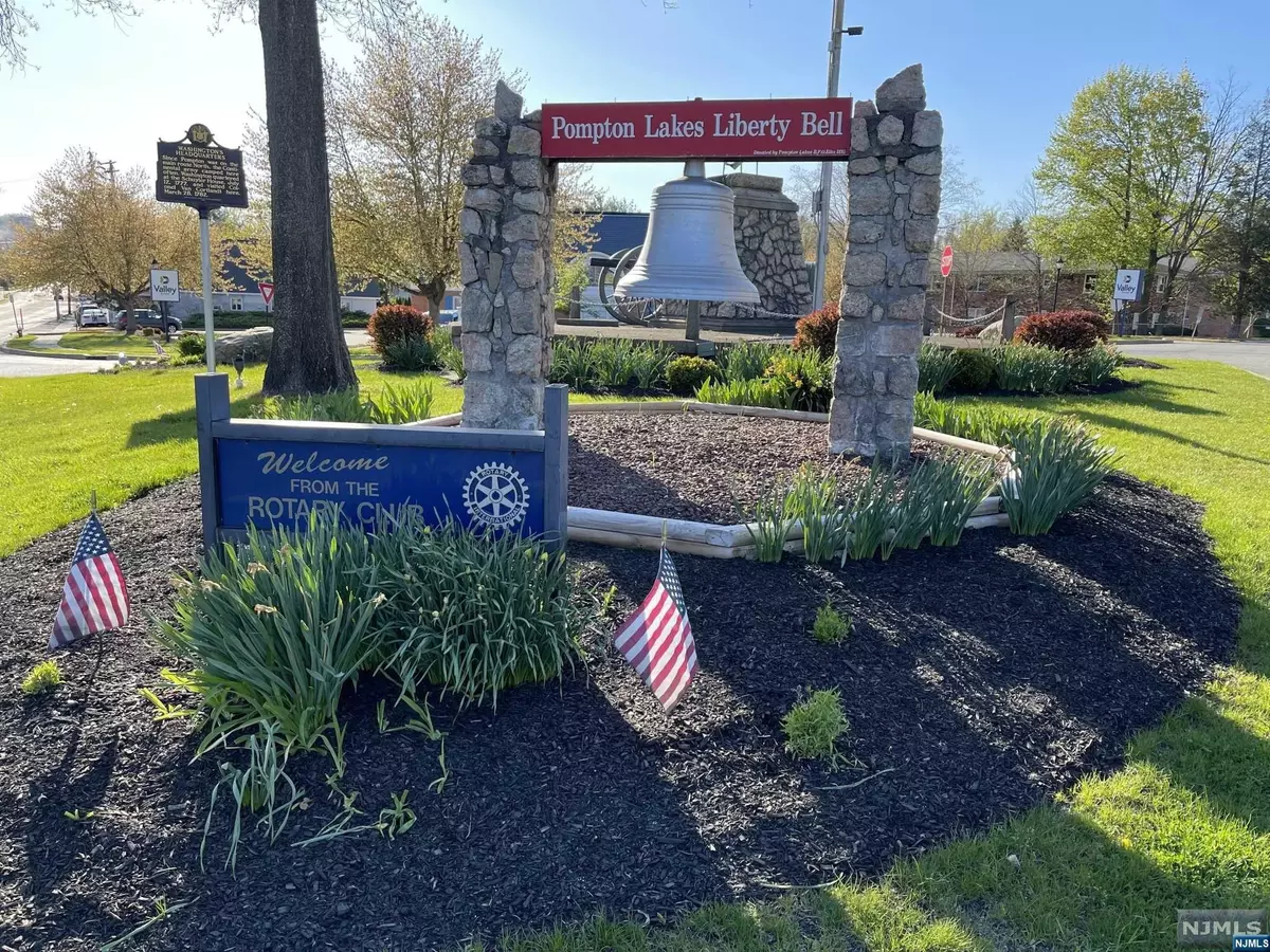 Pompton Lakes, NJ 07442,36 Central AVE