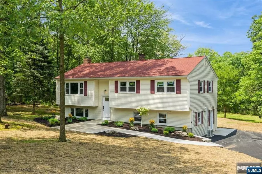 677 County Rd 519, Wantage, NJ 07461