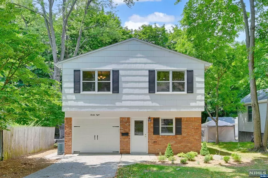 28 S Maple AVE, Park Ridge, NJ 07656