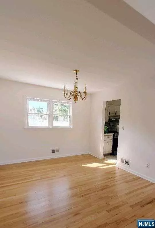 Lyndhurst, NJ 07071,529 Sollas CT