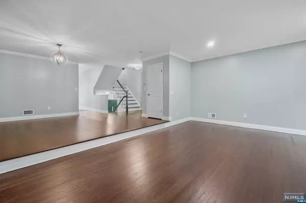 River Edge, NJ 07661,38 Jordan DR