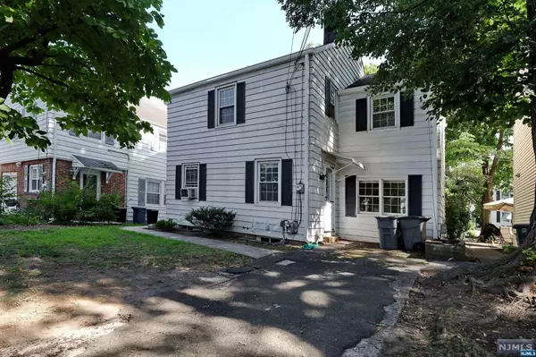 6 Arlington PL, Fair Lawn, NJ 07410