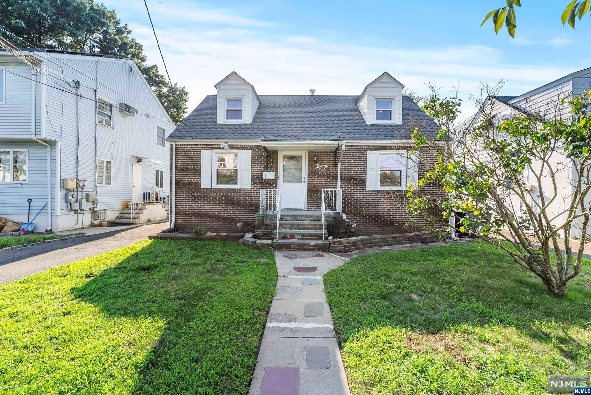 21 Center ST, Belleville, NJ 07109