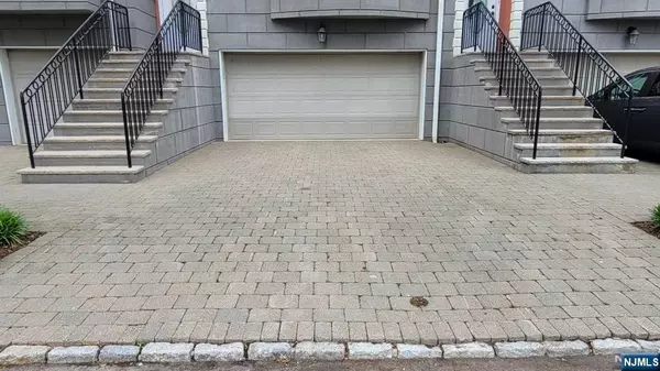 Old Tappan, NJ 07675,144 Winding Creek #144