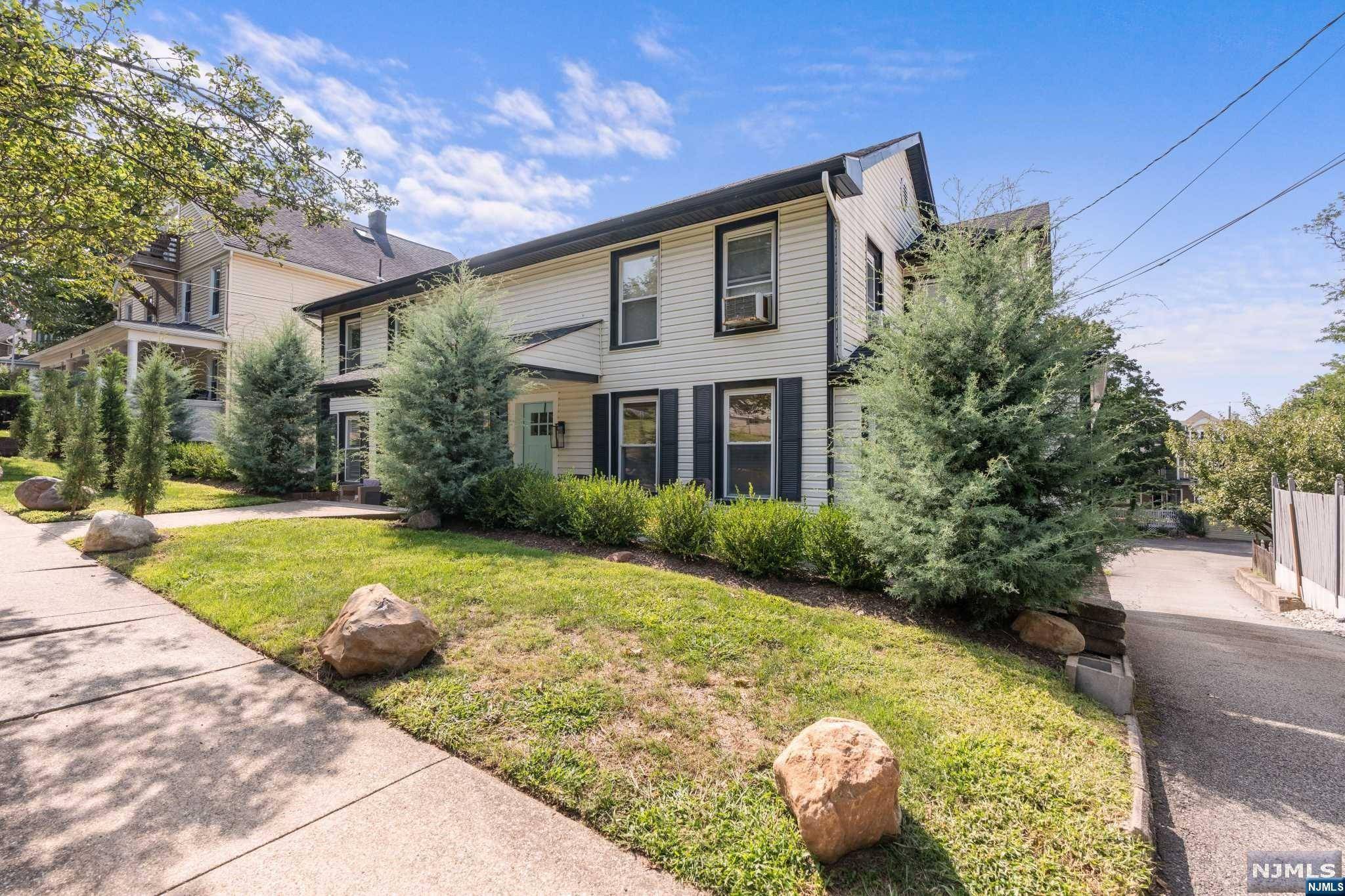 33-35 Cleveland ST, Caldwell, NJ 07006