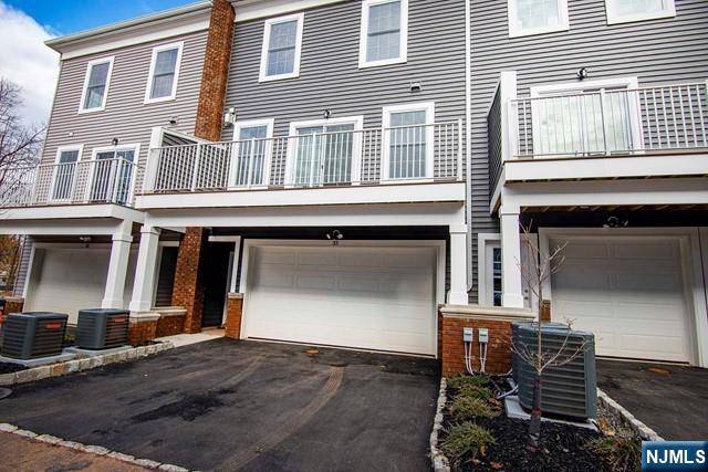 Teaneck, NJ 07666,33 Parkside LN #33