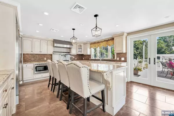 Montville Township, NJ 07045,10 River RD