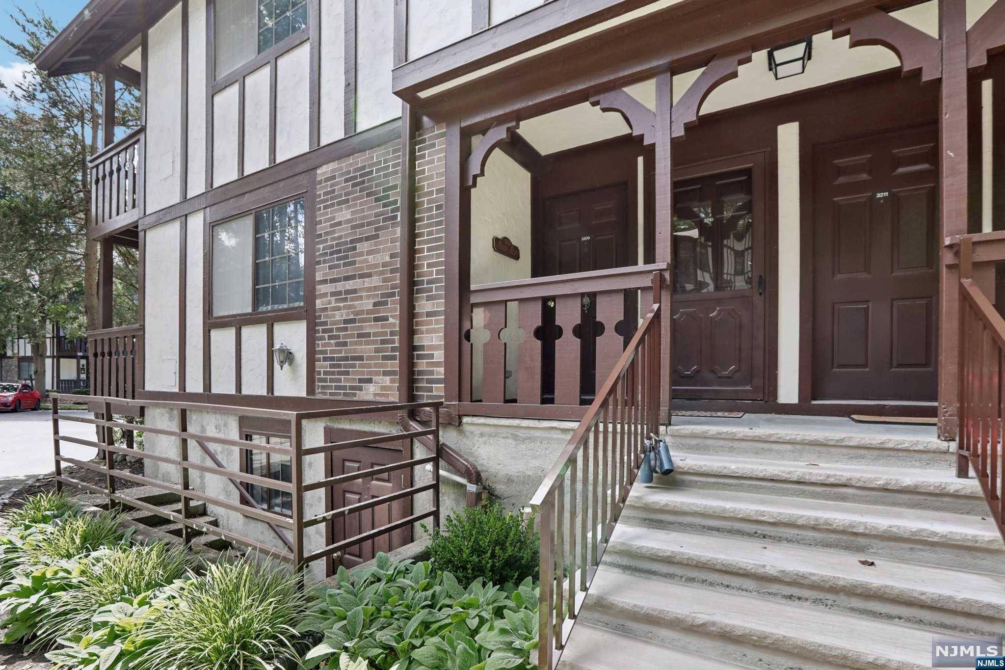 Mahwah, NJ 07430,3209 Stowe LN