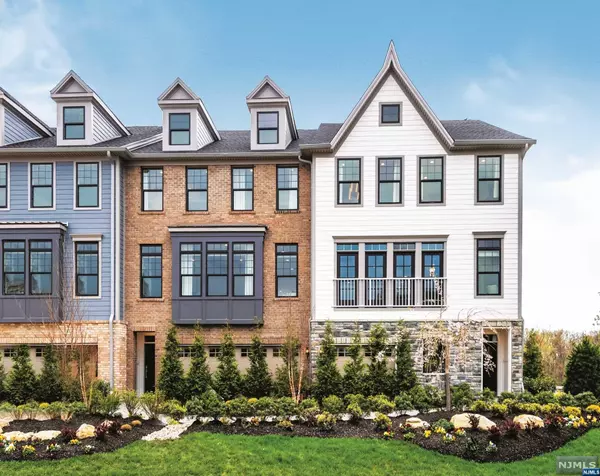 8 Goldfinch DR,  Upper Saddle River,  NJ 07458