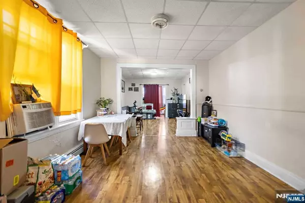 Union City, NJ 07087,2819 Summit AVE