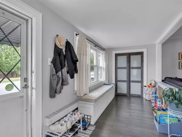 Lyndhurst, NJ 07071,344 Rutherford AVE