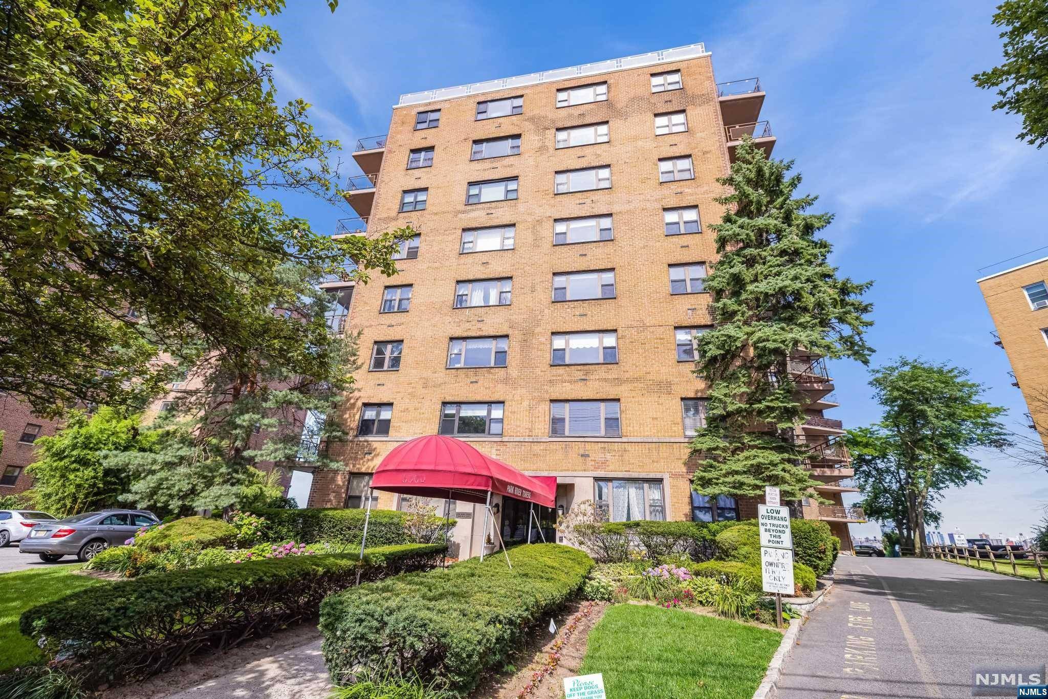 North Bergen, NJ 07047,8800 Boulevard East #7J