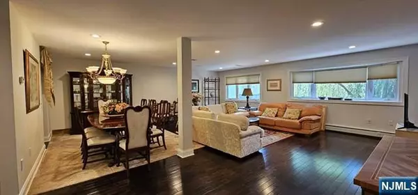 Palisades Park, NJ 07650,313 Highland AVE #2