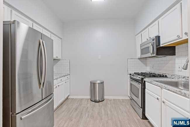 Newark, NJ 07107,42 3rd ST
