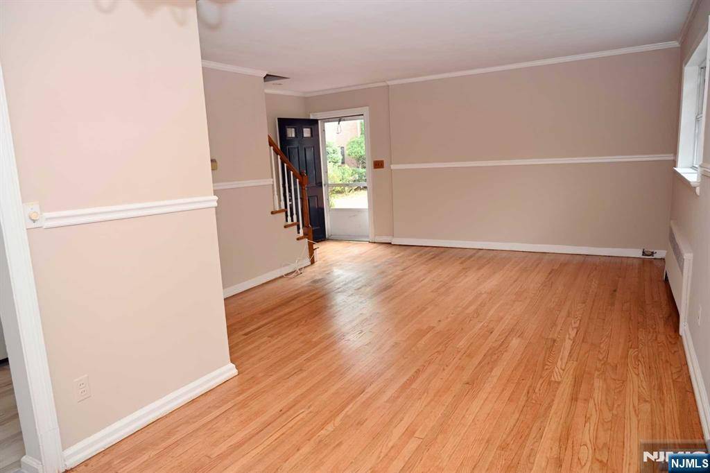 Tenafly, NJ 07670,295 Tenafly RD #G