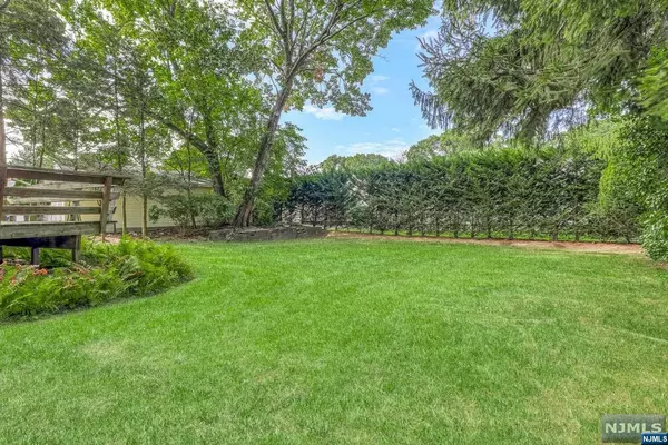 Glen Rock, NJ 07452,526 Ackerman AVE