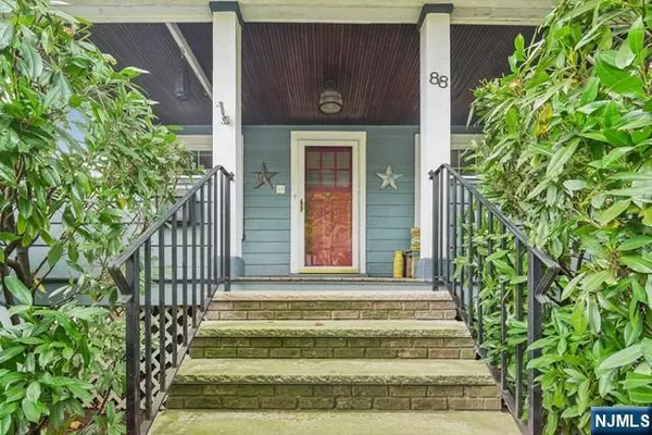 88 Carteret ST, Glen Ridge, NJ 07028