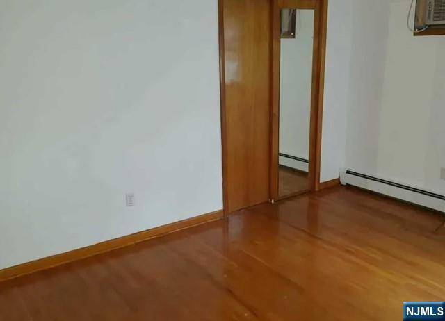 Wallington, NJ 07057,243 Hayward PL