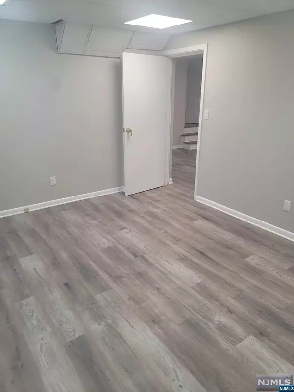 Westwood, NJ 07675,333 Fairview AVE #Lower Level