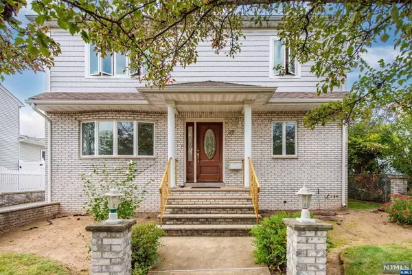 Lodi, NJ 07644,25 Dell Glen AVE