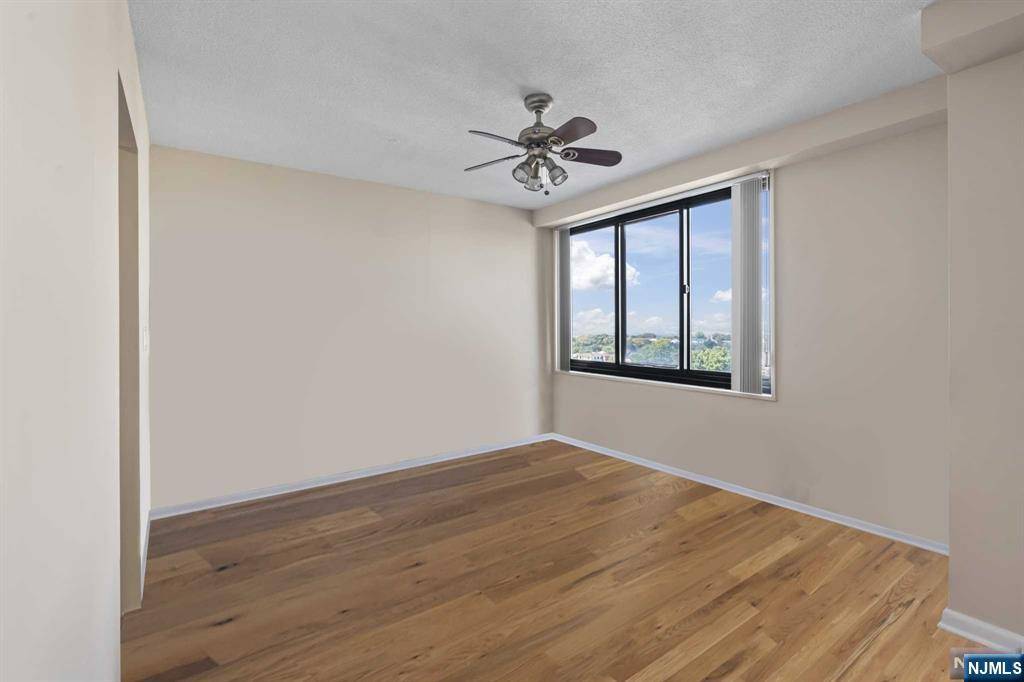 Fort Lee, NJ 07024,1590 Anderson AVE #9B