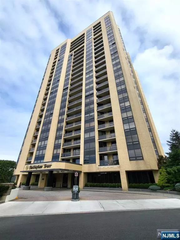 800 Palisade #902, Fort Lee, NJ 07024