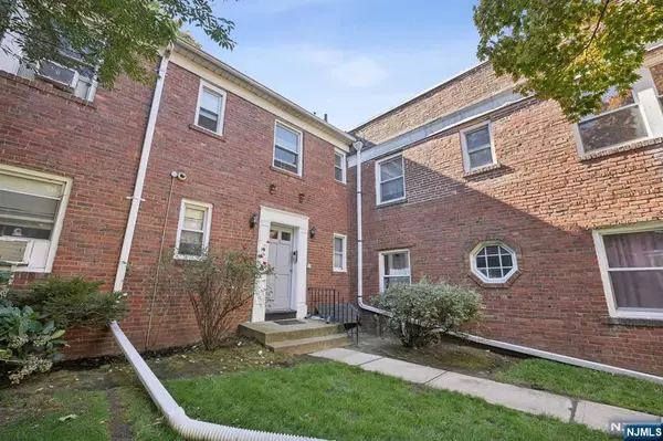 Teaneck, NJ 07666,735 Elm AVE #6C