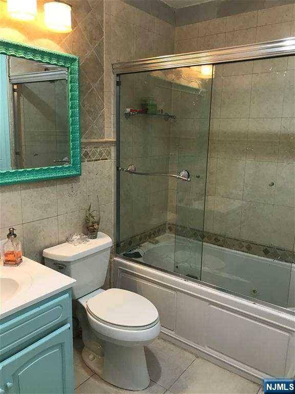 Guttenberg, NJ 07093,6715 Bergenline AVE #2R