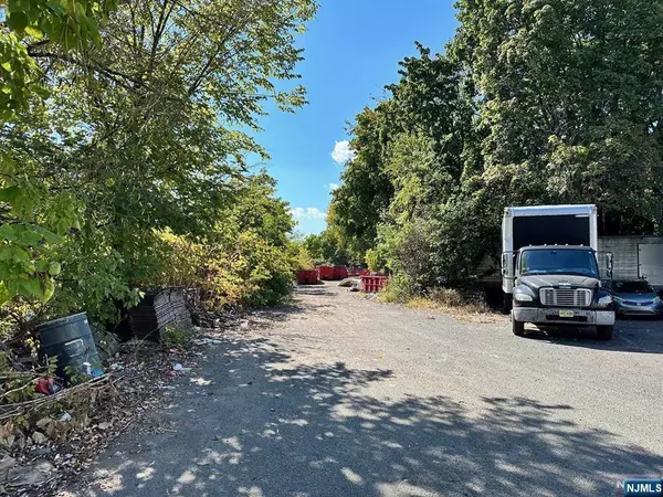 Paterson, NJ 07503,70 - 96 Levine ST