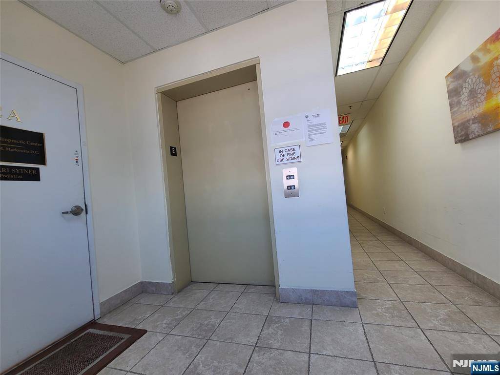 Tenafly, NJ 07670,32 Washington ST #2C1