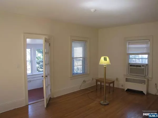 Teaneck, NJ 07666,215 Larch AVE