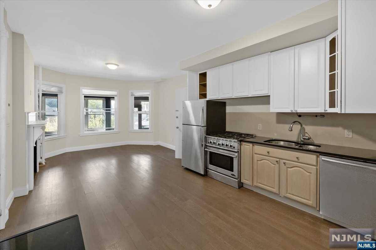 Edgewater, NJ 07020,21 Valley PL
