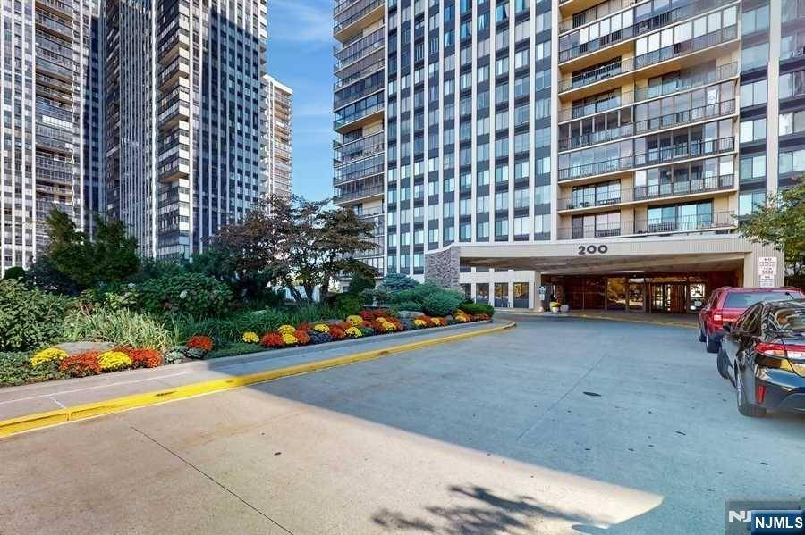 200 Winston DR #418, Cliffside Park, NJ 07010