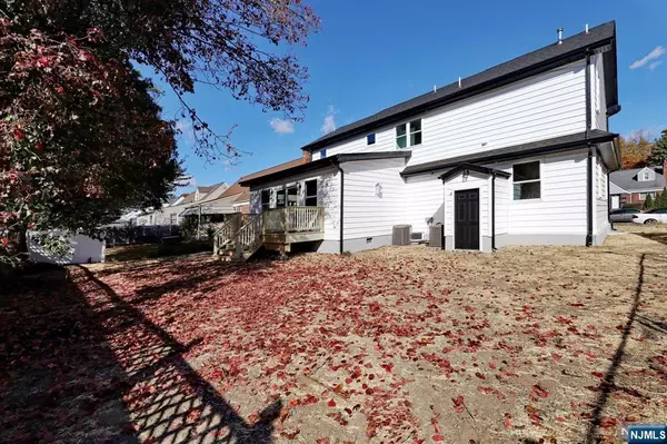 Fair Lawn, NJ 07410,10 Margaret CT