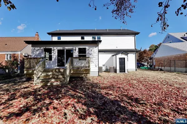 Fair Lawn, NJ 07410,10 Margaret CT