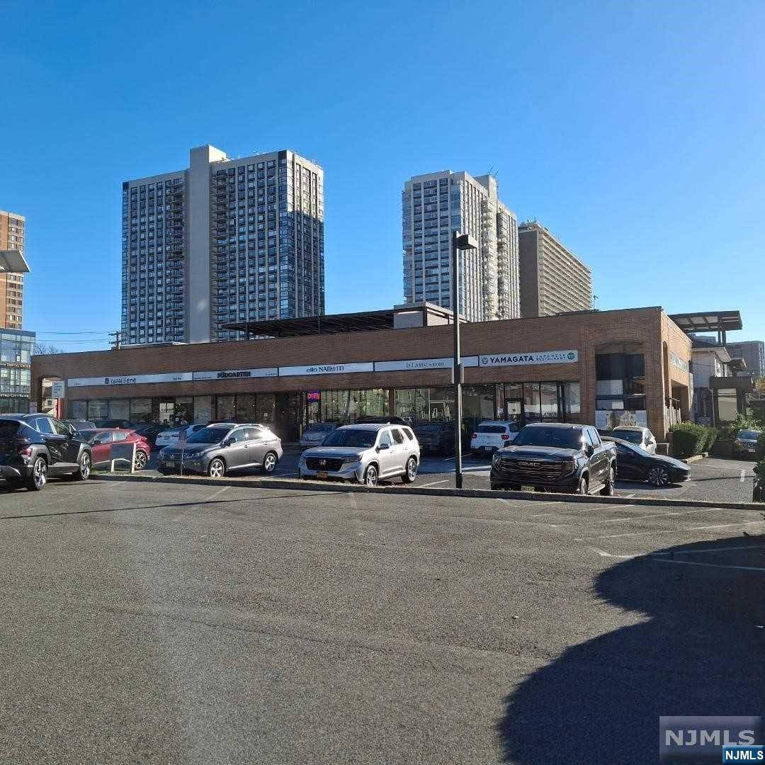 Fort Lee, NJ 07024,1636 Palisade AVE