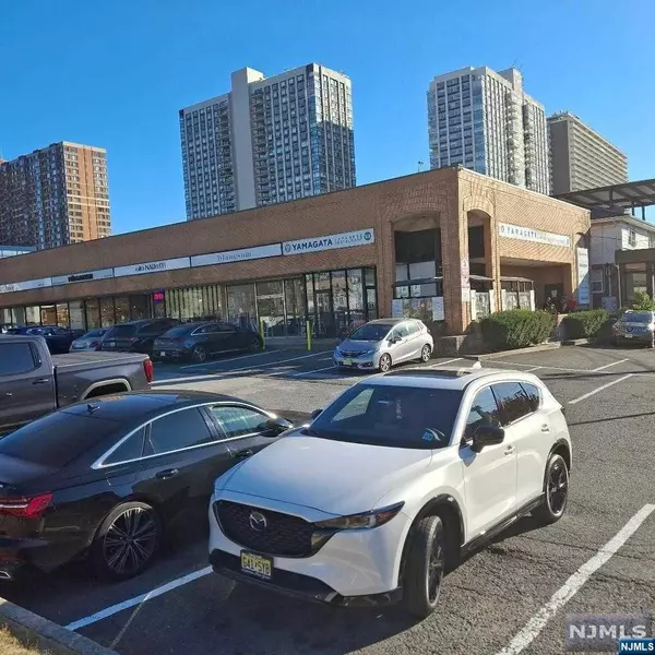 Fort Lee, NJ 07024,1636 Palisade AVE