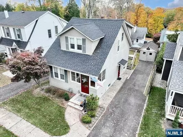 Haworth, NJ 07641,28 Summit PL