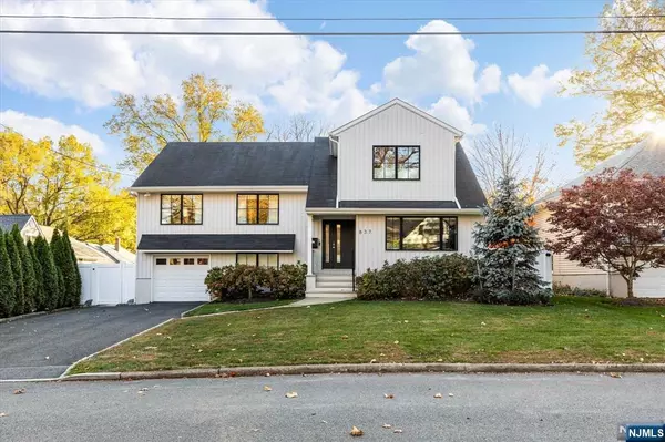837 E Lawn DR, Teaneck, NJ 07666