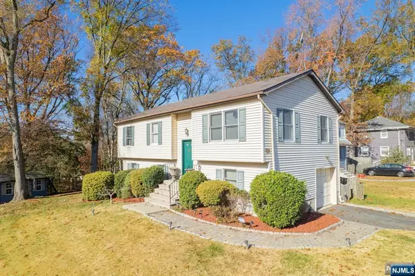 32 Lewis, Westwood, NJ 07675