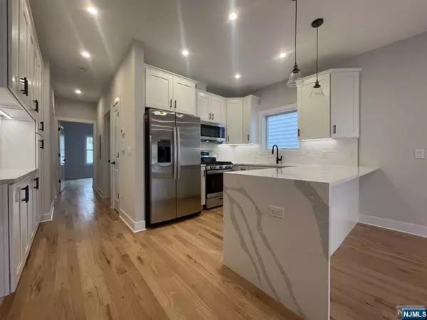 East Newark, NJ 07029,443 John ST