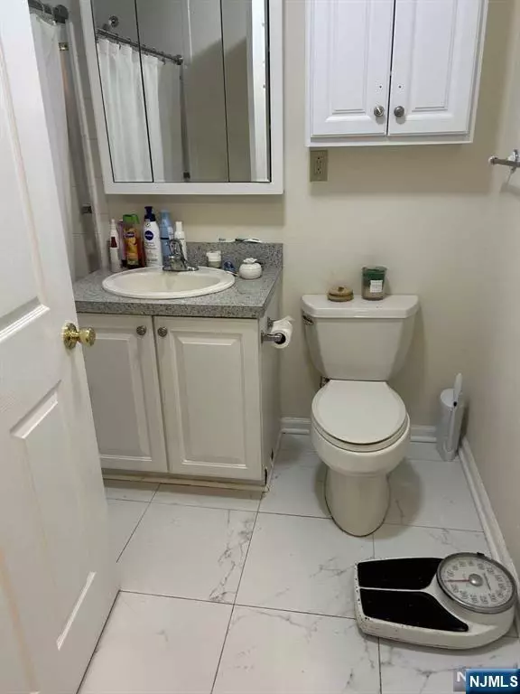 Hackensack, NJ 07601,131 Clinton PL #210