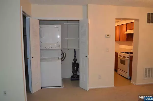 Mahwah, NJ 07430,257 Larch LN