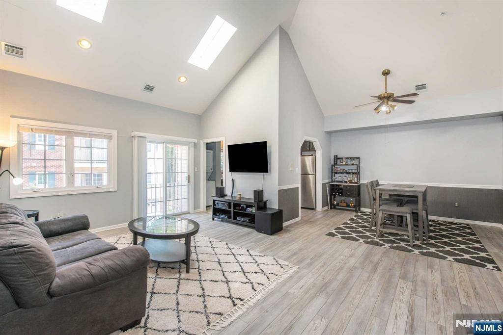Caldwell, NJ 07006,105 Roseland AVE #1604