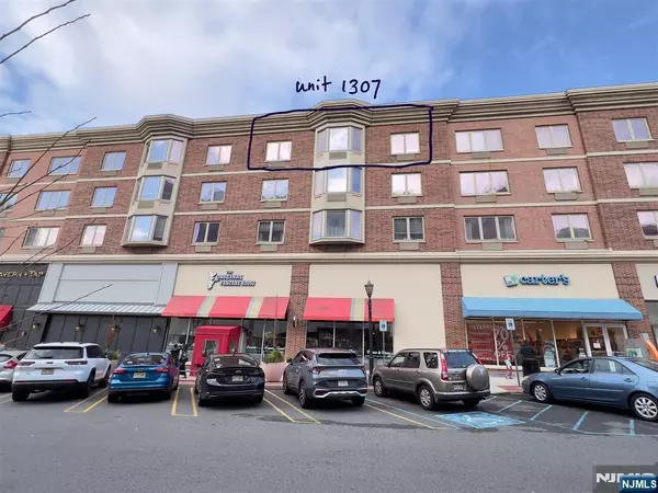 Edgewater, NJ 07020,1307 City PL